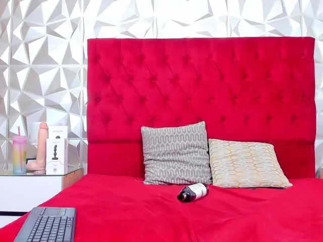 Live sex webcam photo for steacy-19 #292233768