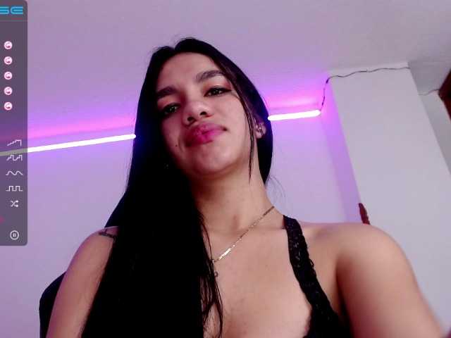 Live sex webcam photo for stefani-sexy #272732305