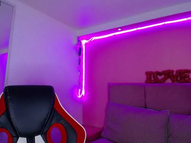 Live sex webcam photo for stephaa #272616677