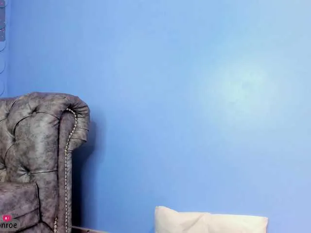 Live sex webcam photo for stephanymonro #277312816