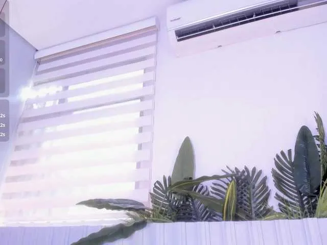 Live sex webcam photo for stephanymonro #290979293