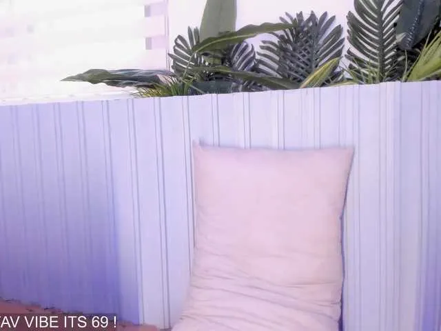 Live sex webcam photo for stephanymonro #291052948