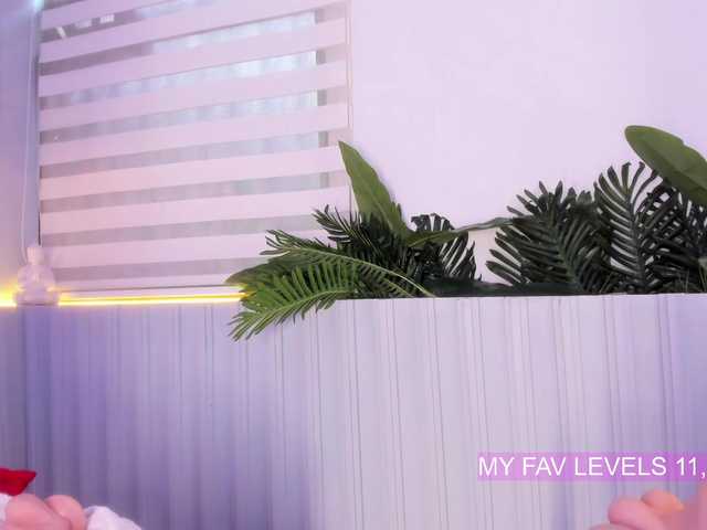 Live sex webcam photo for stephanymonro #291200442