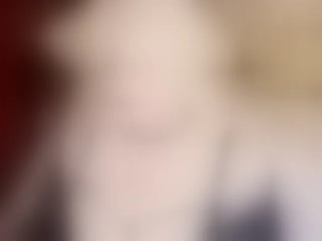 Live sex webcam photo for stiphlermom #294192681