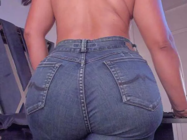 Live sex webcam photo for strong-girl #292142538