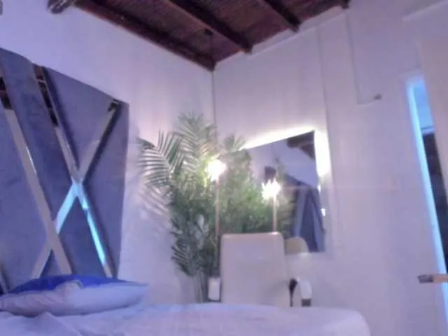 Live sex webcam photo for strong-girl #292254494