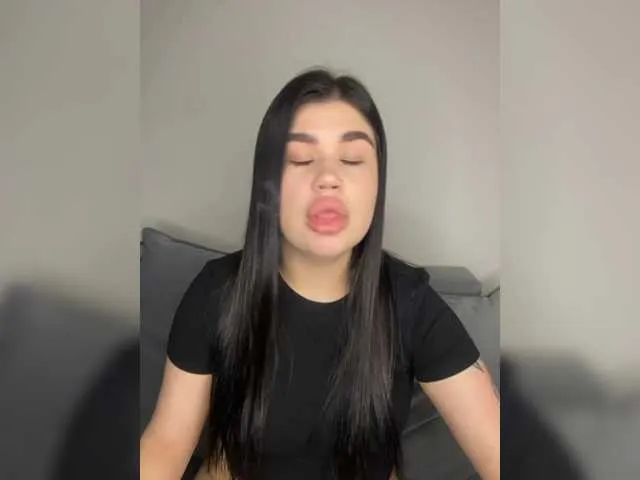 Live sex webcam photo for suchka-black- #288070796