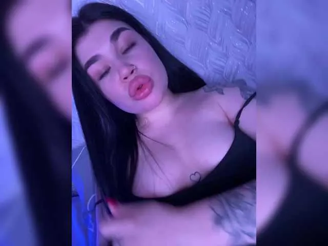 Live sex webcam photo for suchka-black- #290810439