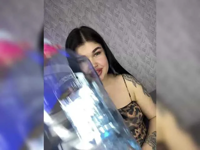 Live sex webcam photo for suchka-black- #290842265