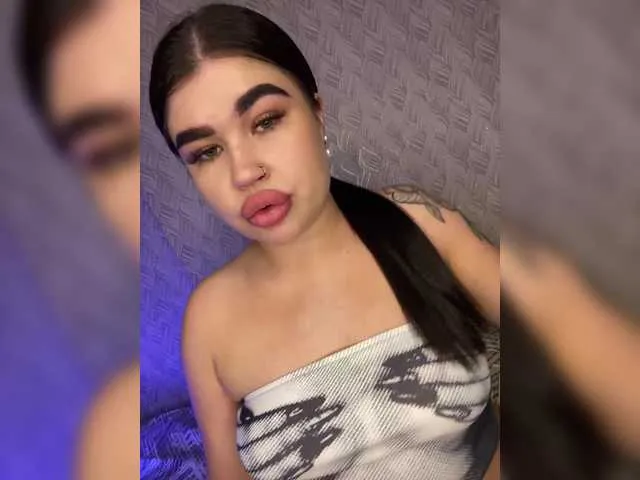 Live sex webcam photo for suchka-black- #291257675