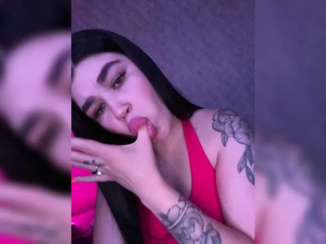Live sex webcam photo for suchka-black- #291297052