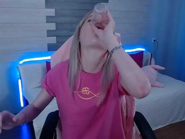 Live sex webcam photo for sugar-girls #273661966