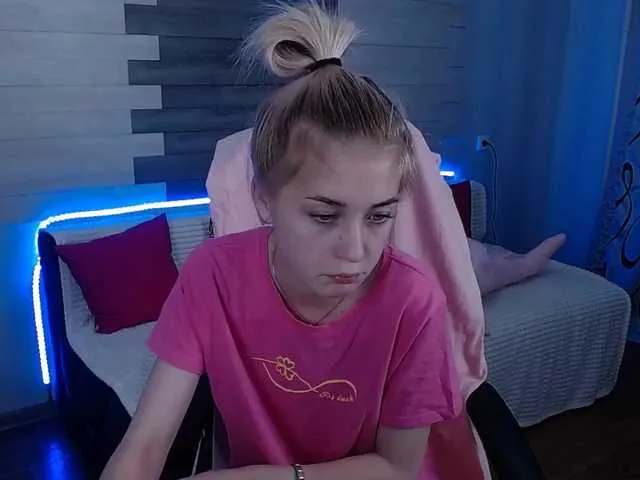 Live sex webcam photo for sugar-girls #273761512