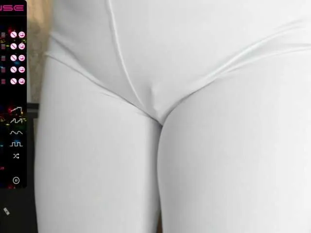 Live sex webcam photo for sugar-mommy1 #272273708