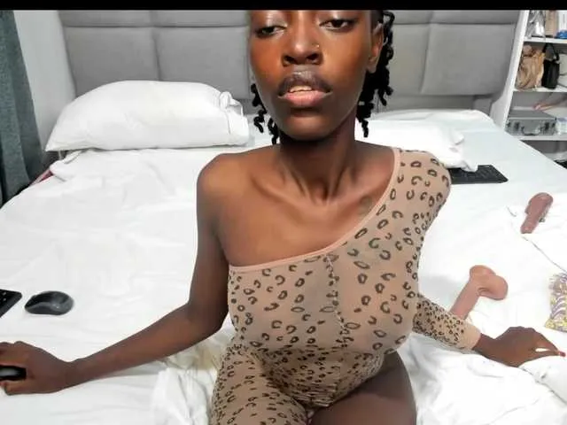 Live sex webcam photo for suhailasuus #277754642