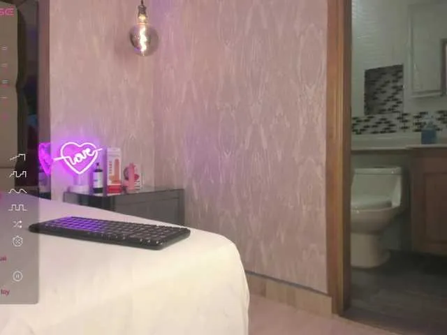 Live sex webcam photo for summer-lee #278240624