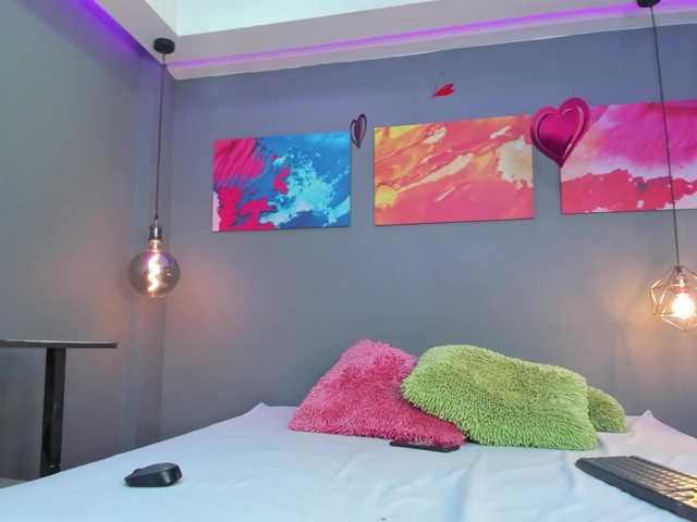 Live sex webcam photo for summer-lee #290281770