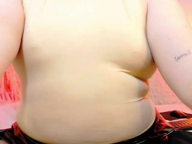 Live sex webcam photo for susanmenashe #292427657