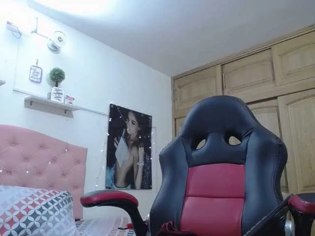 Live sex webcam photo for suzabrina #273198337