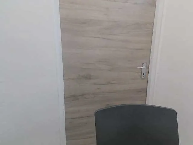 Live sex webcam photo for swaness10 #289627417