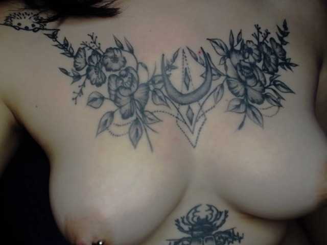 Live sex webcam photo for sweet-avril #273621815