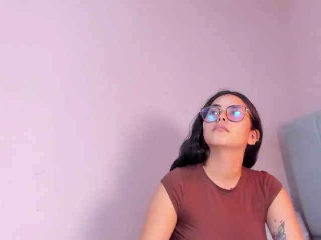 Live sex webcam photo for sweet-couple-1 #290332997