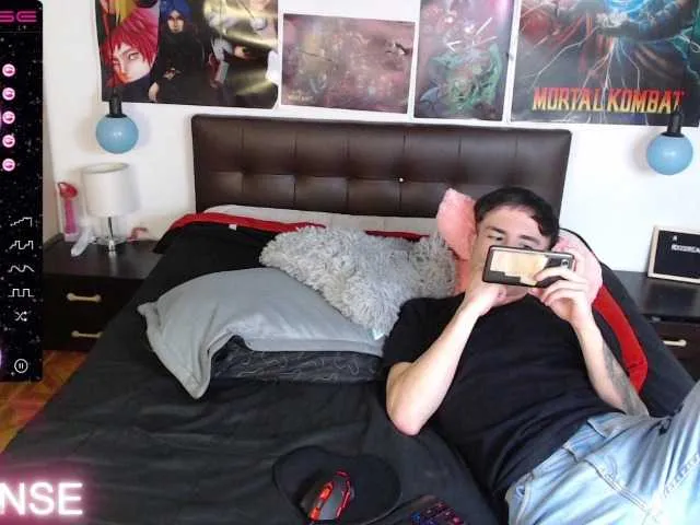 Live sex webcam photo for sweet-couple5 #272912347