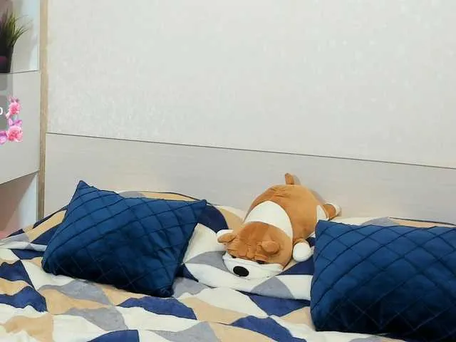 Live sex webcam photo for sweet-doll-20 #291613787