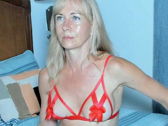 Live sex webcam photo for sweet-doll-20 #291765400