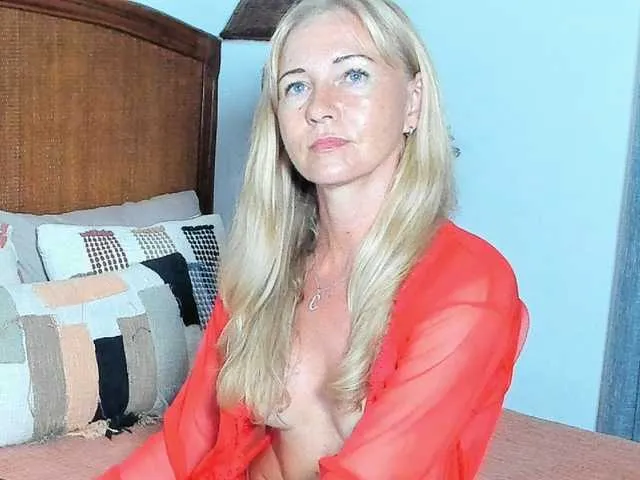 Live sex webcam photo for sweet-doll-20 #292532597