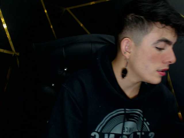 Live sex webcam photo for sweet-jeremyw #273401959