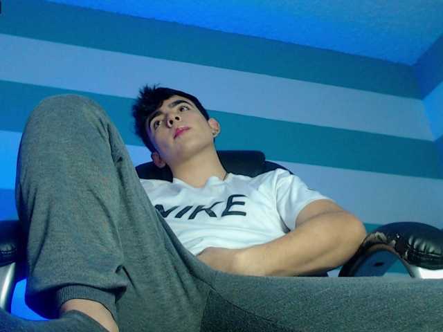 Live sex webcam photo for sweet-jeremyw #273679262