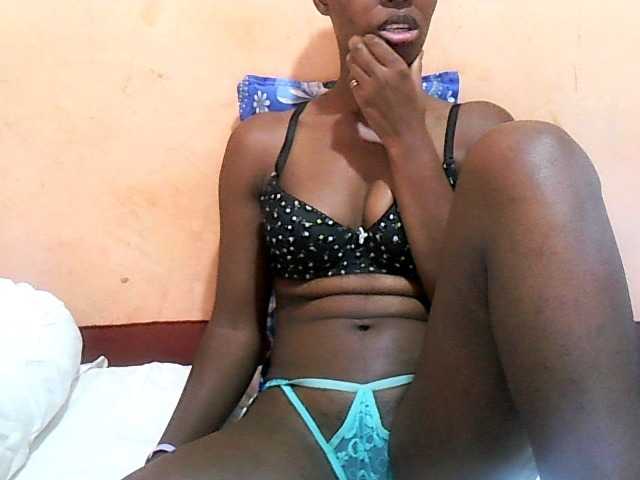 Live sex webcam photo for sweet-leylah #290391489