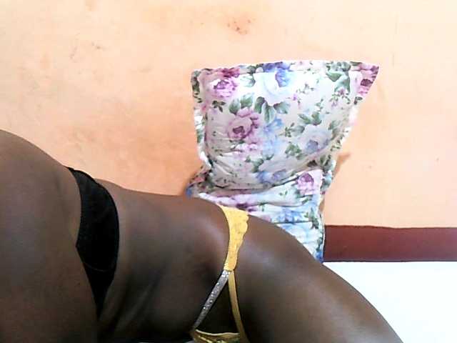 Live sex webcam photo for sweet-leylah #290646980