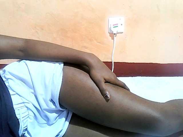 Live sex webcam photo for sweet-leylah #290670448