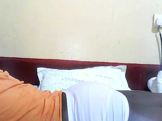 Live sex webcam photo for sweet-leylah #290823880