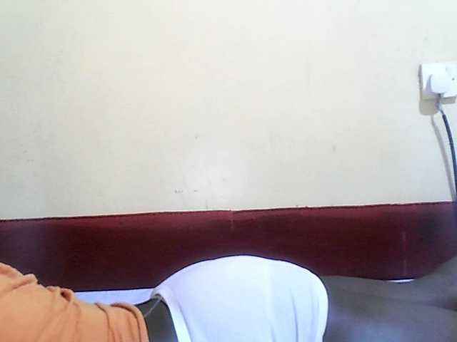 Live sex webcam photo for sweet-leylah #290825757