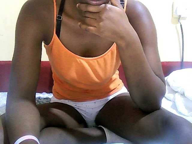 Live sex webcam photo for sweet-leylah #290830937