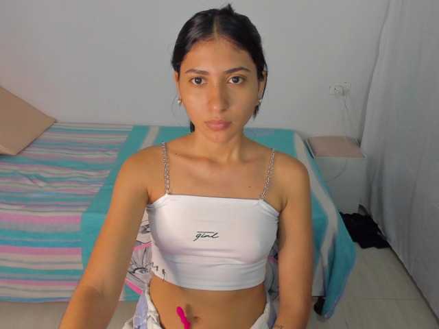 Live sex webcam photo for sweet-liah2 #274161637