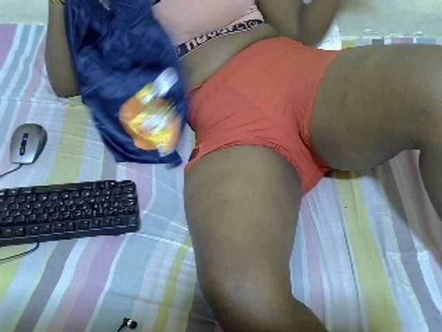 Live sex webcam photo for sweet-me16 #275581395