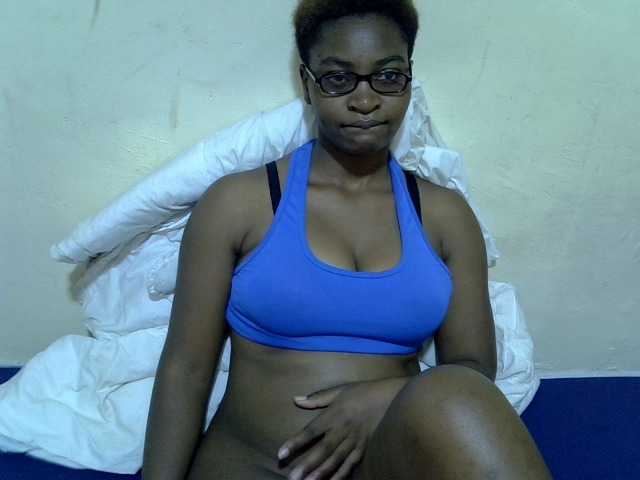 Live sex webcam photo for sweet-me16 #275669188