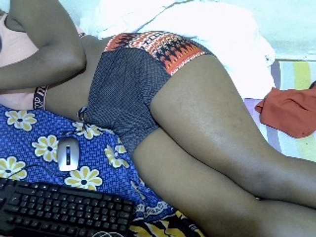 Live sex webcam photo for sweet-me16 #275694569