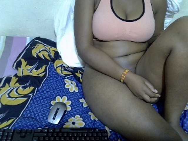 Live sex webcam photo for sweet-me16 #275722258