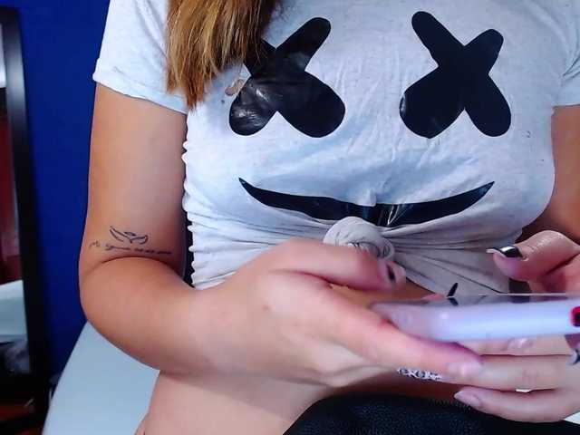 Live sex webcam photo for sweet-n-pink #272450053