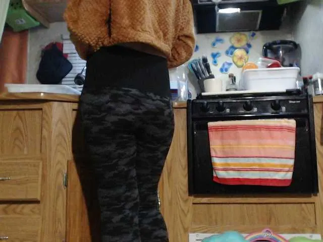 Live sex webcam photo for sweet-pair #290142124