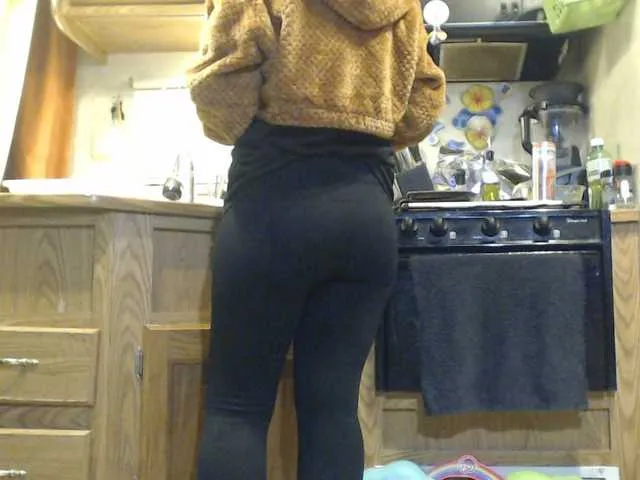 Live sex webcam photo for sweet-pair #290278555