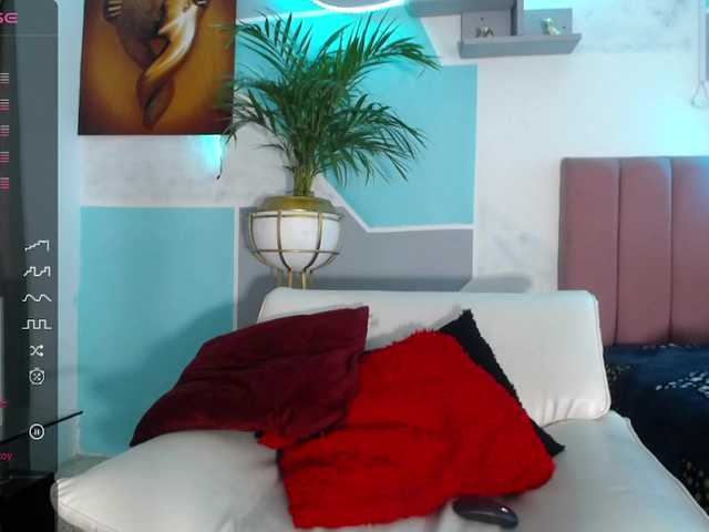 Live sex webcam photo for sweet-rosse21 #276542741