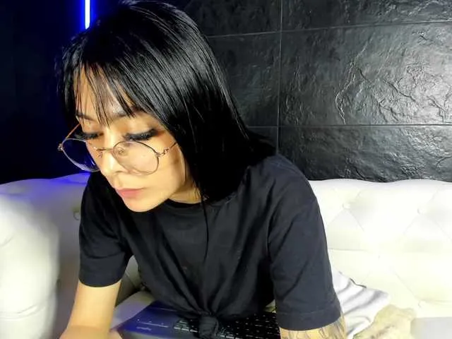 Live sex webcam photo for sweet-sophi #272555262