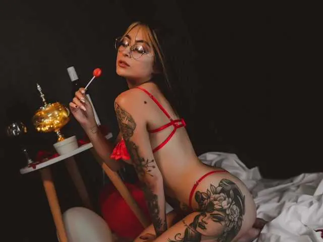 Live sex webcam photo for sweet-sophi #272748856