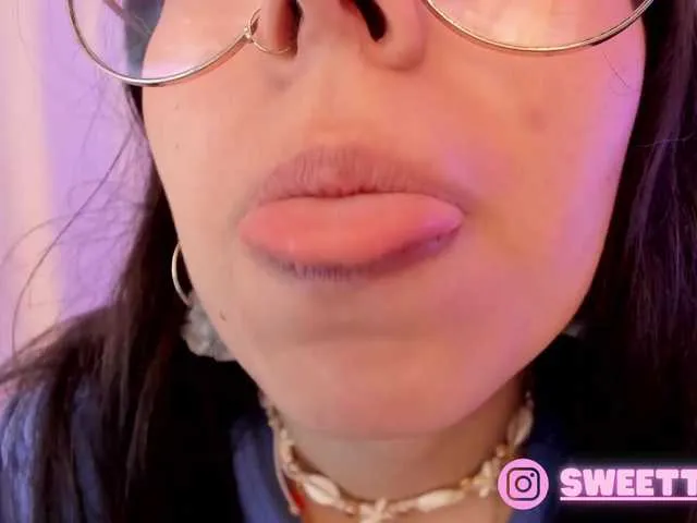 Live sex webcam photo for sweet-vera #277145608